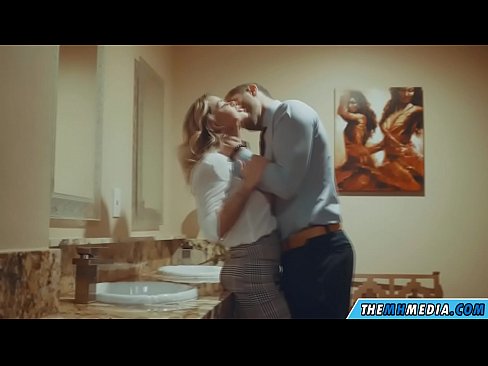❤️ Когато наедряла блондинка ви съблазни в обществена тоалетна ❤️ Анално видео в bg.taxiporec.top ❤